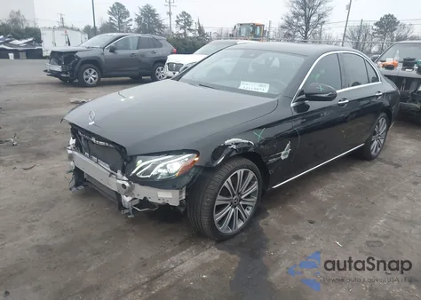 2018 Mercedes-Benz E 300 4Matic из США, поврежденный, VIN WDDZF4KBXJA436593